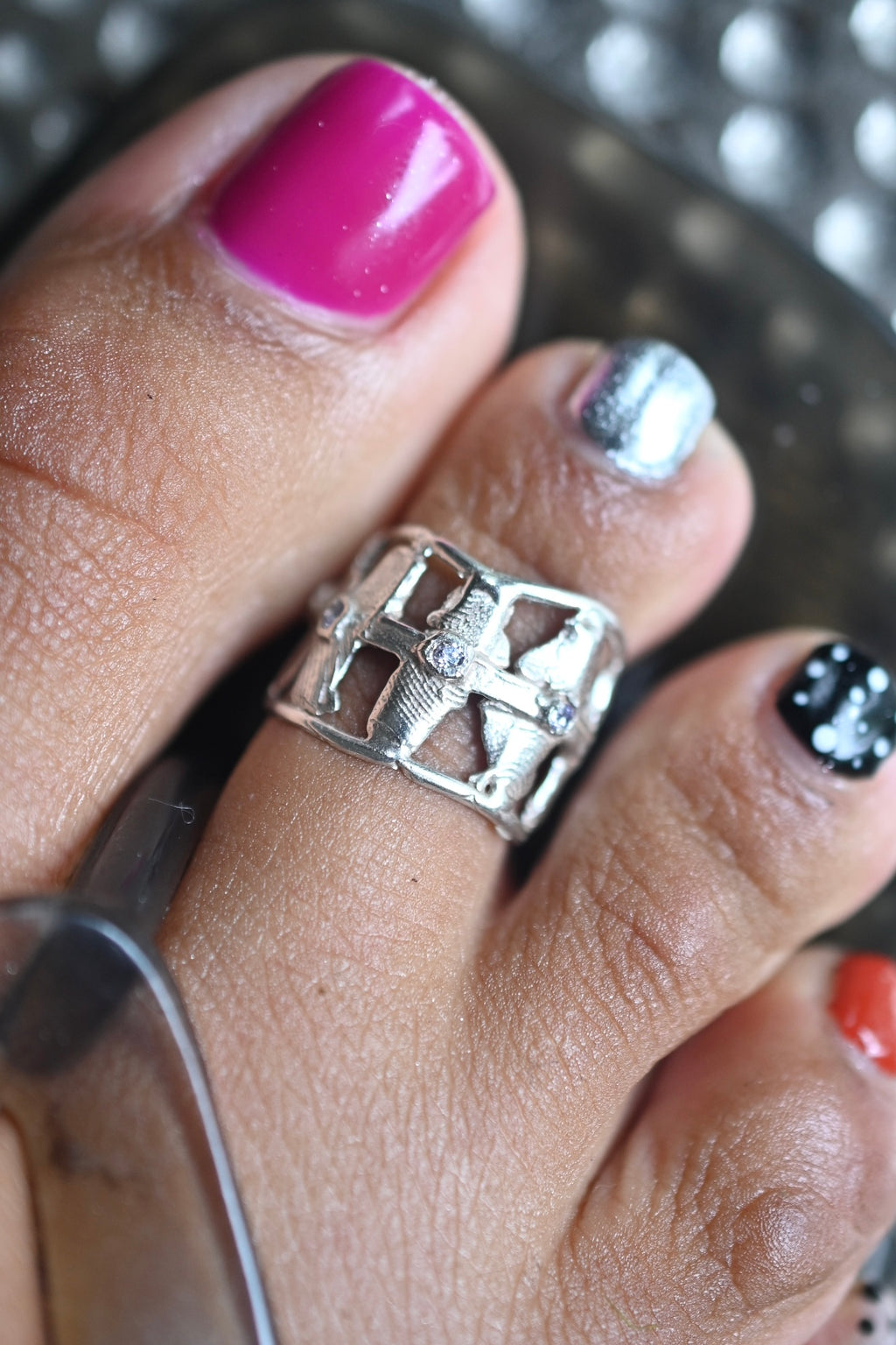 Barrel toe ring