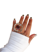Load image into Gallery viewer, 001 Flower Shield Ring
