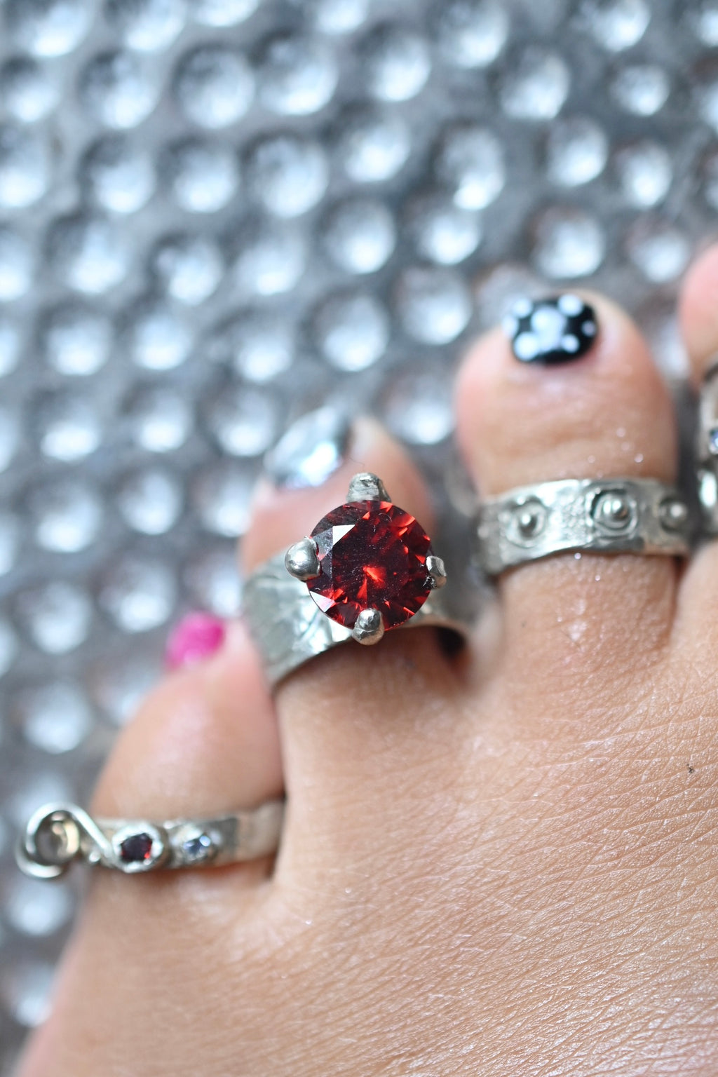 Starburst toe ring