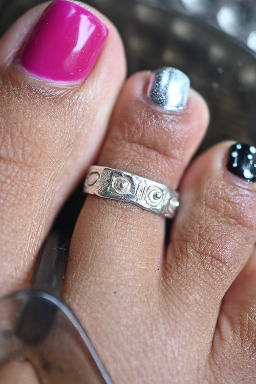 Donis toe rings