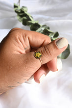 Load image into Gallery viewer, Cocoa Yellow Blossom Ring
